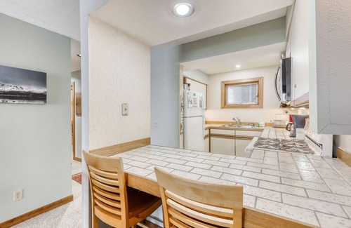 Central Vermont- Killington Condo | Ski-in/out condo with pool, hot tub, sauna & fast WiFi