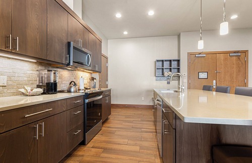 Breckenridge Condo | Ski-in/out Grand CO Peak 8 - 4 bedroom/5bath