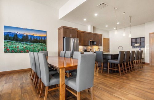 Breckenridge Condo | Ski-in/out Grand CO Peak 8 - 4 bedroom/5bath