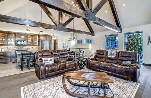 Angel Fire House | Ski-in/out | Luxury Home | Hot Tub | Ski Shack