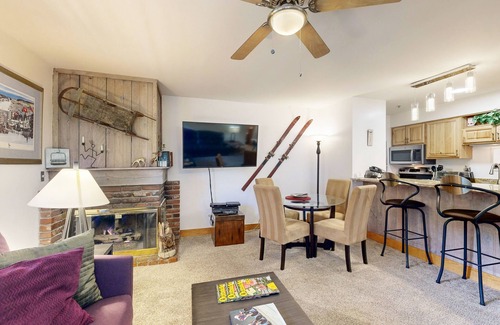 Vail Ski Chalet | Ski-in/out, mountain view w/fireplace, fast WiFi & shared pool/hot tubs/laundry