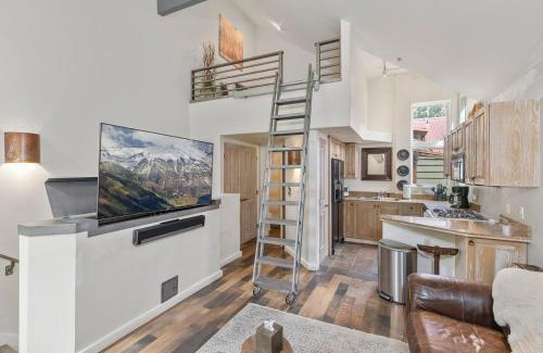 Telluride House | Ski In out Remodeled Luxury Condo