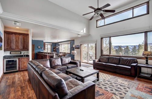 Peak 8 House | Ski In/Out-Sleeps 18, 9,000 Sq Ft-Hot Tub-Pool Table-Mtn Views-Theatre Rm