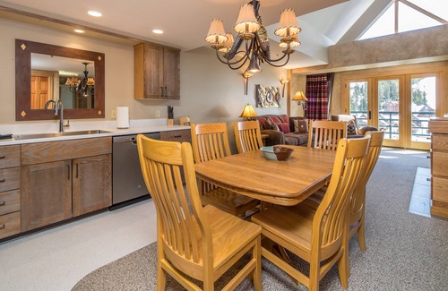 Big Sky Condo | Ski in/out w/amazing views, fireplace, & community pool/hot tub/gym - Slopeside Shoshone Condo
