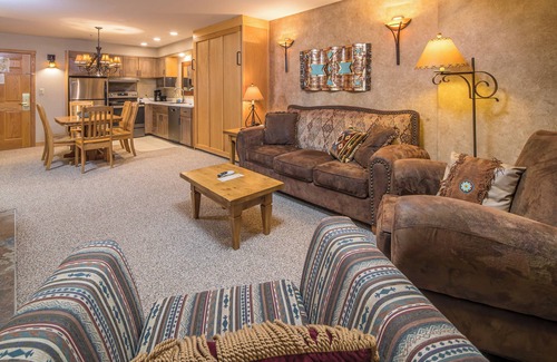 Big Sky Condo | Ski in/out w/great views, amazing location, shared pool/hot tub, & fireplace - Shoshone Slopeside
