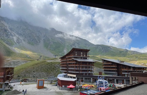 Arc-2000 Apartment | Ski-in/ski-out studio for 4, central Arc 2000, near shops, bowling, ice rink