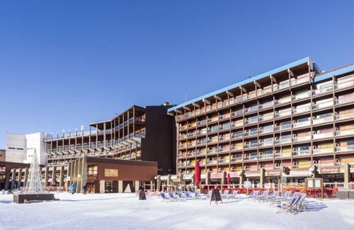 Arc-2000 Apartment | Ski-in/ski-out studio for 4, central Arc 2000, near shops, bowling, ice rink