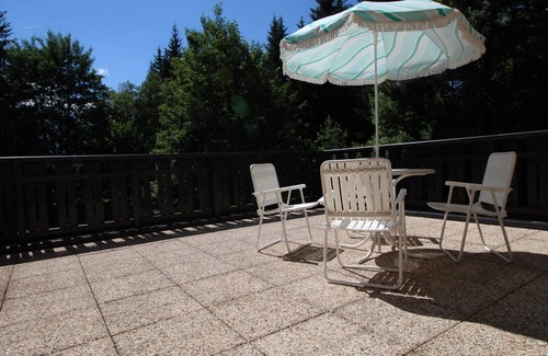 Les Carroz-d'Araches Apartment | Ski-In/Ski-Out 2-Room Apartment for 6 with Terrace, Close to Village and Amenities