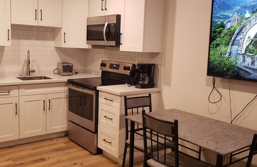 Big White Ski Resort Condo | Ski In/Ski Out 1 Bedroom fully renovated condo right in Big White Ski Resort