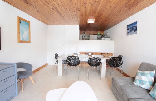 Flaine Apartment | Ski-In/Ski-Out 3-Bedroom Apartment, Sleeps 8, Flaine Forum, Stunning Mountain View
