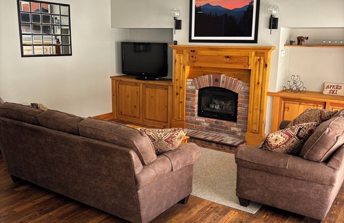 North Troy Condo | Ski In Ski Out 4 BR Jay Peak Condo