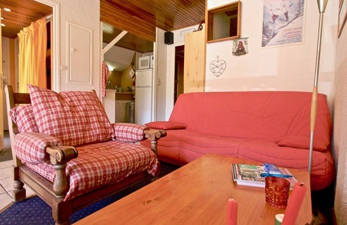 Chamrousse Apartment | Ski-in/Ski-out apartment with parking and equipped kitchen in Chamrousse