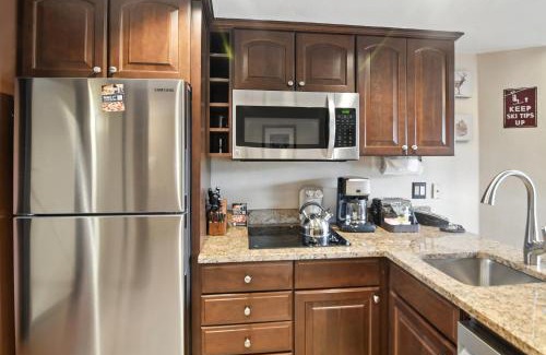 Peak 9 Apartment | Ski-In Ski-Out Beaver Run Retreat condo