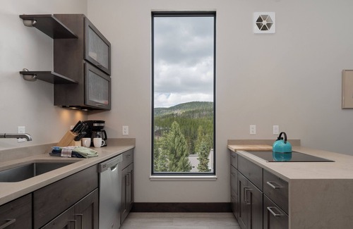 Winter Park Condo | Ski-in/ski-out condo w/year-round pool