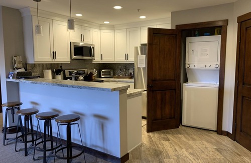 Salt Lake Mountain Resorts Condo | Ski in/ski out condo with hot tubs, heated pool and more amenities!