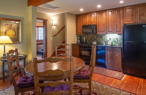Tamarack House | Ski In/Ski Out Cottage | Private Hot Tub