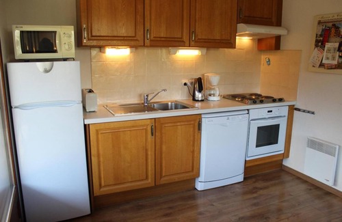 Le Devoluy Apartment | Ski-in/ski-out & foot of the slopes, 3rd floor, view mountain, tv, 50m², La Joue du Loup