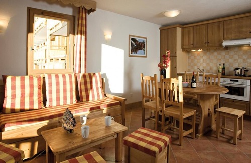 Montgenevre Apartment | Ski-in/ski-out & foot of the slopes, view mountain, fitness, swimming pool, sauna, hammam, terrace