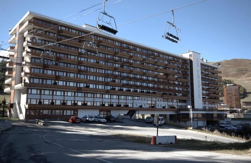 Plagne Centre Apartment | Ski-in/ski-out & foot of the slopes, 8th floor, view mountain, balcony, tv, ski locker, 16m²