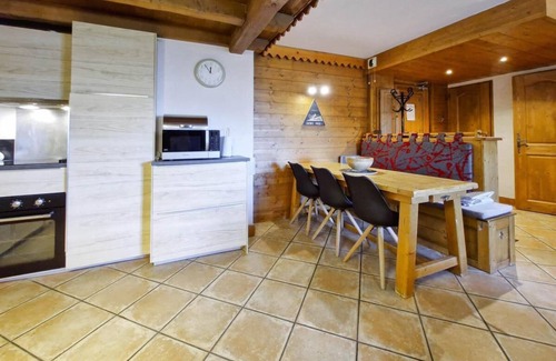 Arc-1800 Apartment | Ski-in/ski-out & foot of the slopes, 5th floor, view valley, balcony, tv, 58m², Les Arcs