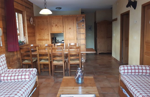 Lanslevillard Apartment | ski-in ski-out in 4 star residence with pool, sauna, hammam and fitness access
