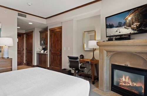 Park City Hotel | Ski-In/Ski-Out King Room at Hyatt Centric w/Pool, Hot Tub, Kitchenette & Resort Perks
