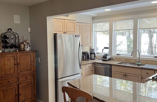 Ludlow Condo | Ski-in/Ski-out Ledgewood condo - 4 BR across 3 floors!
