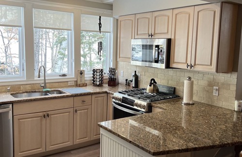 Ludlow Condo | Ski-in/Ski-out Ledgewood condo - 4 BR across 3 floors!