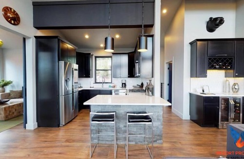 Angel Fire House | Ski-in/Ski-out | Modern Luxury | Hot Tub | Views | Blue Aspen 1