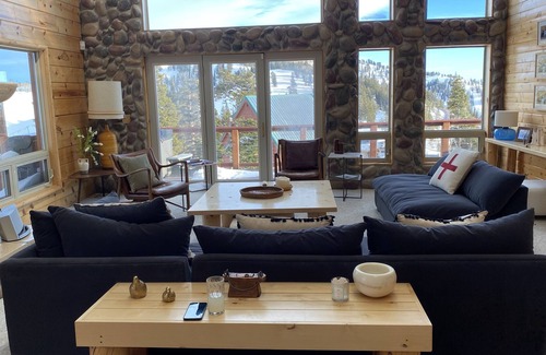 Powder Mountain House | Ski in/ski out mountaintop home with stunning views, sleeps 16!