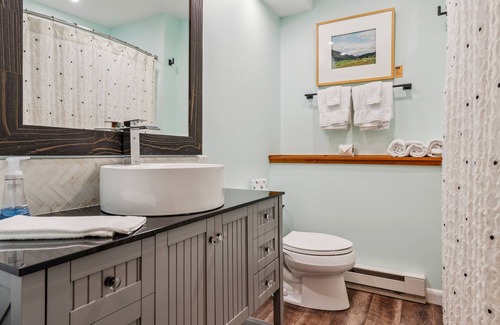 West Hartford Condo | Ski-in/Ski-out Quechee Condo - 2BR/2.5BA