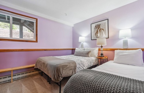 West Hartford Condo | Ski-in/Ski-out Quechee Condo - 2BR/2.5BA