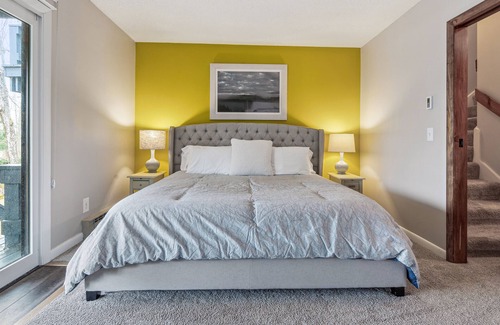 West Hartford Condo | Ski-in/Ski-out Quechee Condo - 2BR/2.5BA
