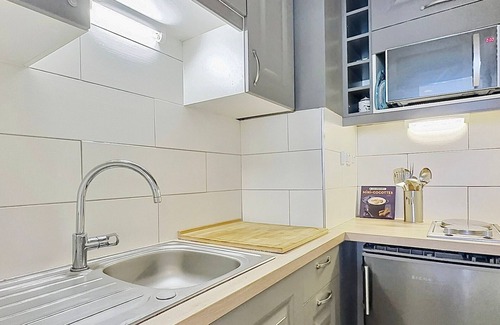 Tignes le Lac Apartment | Ski-in/ski-out studio for 4, near shops and south-facing balcony in Tignes