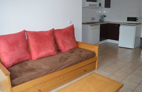 Les Angles Apartment | Ski-In/Ski-Out T3 Apartment with Balcony, Sleeps 6, Parking Included