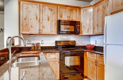 Salt Lake Mountain Resorts Condo | Ski in/Ski Out to Snowbird Ski Area in Spacious Condominium with Two Fireplaces
