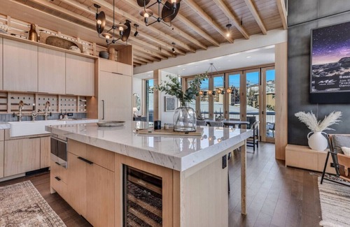 Snowmass Village House | Ski-in/Ski-out Havens Fanny Hill