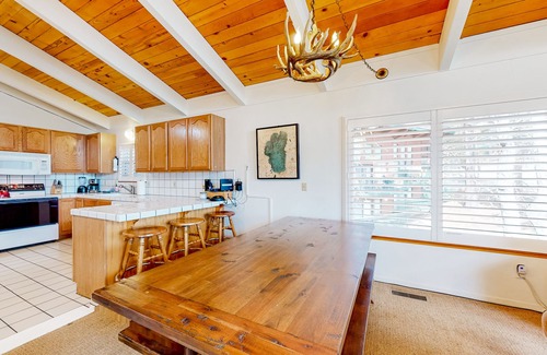 South Lake Tahoe House | Ski-in/ski-out mountain view home with hot tub - hiking & activities nearby