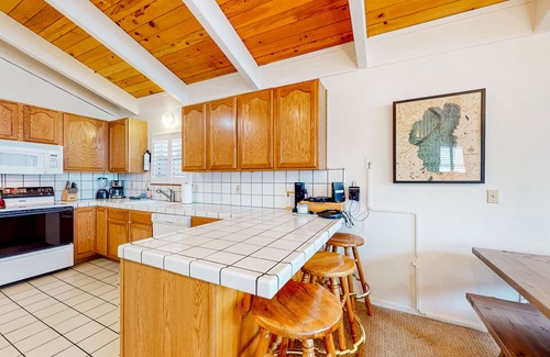 South Lake Tahoe House | Ski-in/ski-out mountain view home with hot tub - hiking & activities nearby