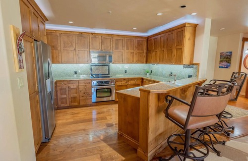 Crested Butte Condo | Ski In/Ski Out "WestWall Lodge" Luxury Mountain Accommodation A208