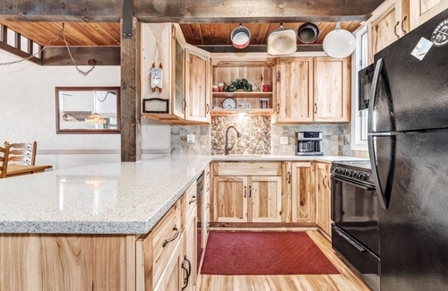 Steamboat Springs Condo | Ski Ranch Loft - Short Walk to Slopes, 2 King Bedrooms + Loft, Hot Tub