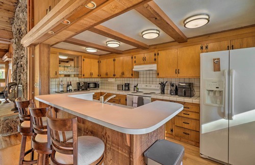 Tahoe Sierra Estates House | Ski & Soak: Hot Tub Haven in Tahoe City!
