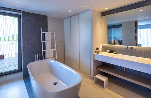 Koukounaries Hotel | Skiathos Palace Hotel