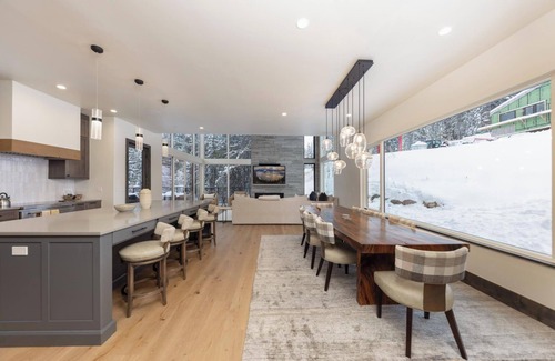 Copper Mountain House | Skibakken Chalet: Ski-in/out, Panoramic Deck Views, Hot Tub, Spa w/Sauna