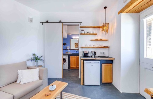 Katochori Apartment | Skiff - Transformed studio on the water's edge