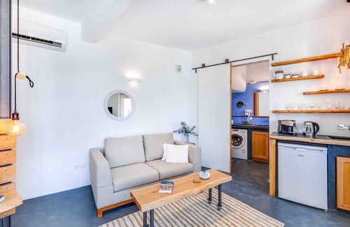 Katochori Apartment | Skiff - Transformed studio on the water's edge