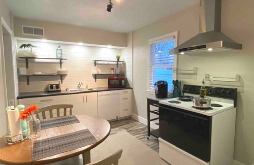 Sioux Falls Apartment | Skots Villa Bottom West. Near Sanford Medical, Midco, Univ. SF & Augustana