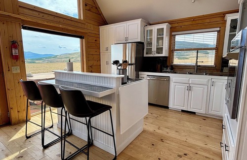 Fairplay Cabin | Sky Acres - Luxe Lodge + Hot Tub + 2 Fireplaces on 50 Private Acres