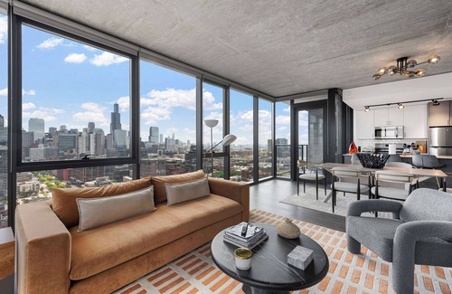 Near West Side Apartment | Sky-High 2BR w/Gym & City Views