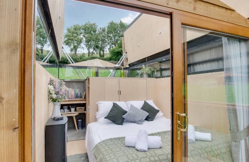 Felinfach Ski Chalet | Sky Hut - Caban y Nen
